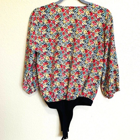 Pleione red bodysuit women floral faux wrap style deep neckline size S - Picture 2 of 9